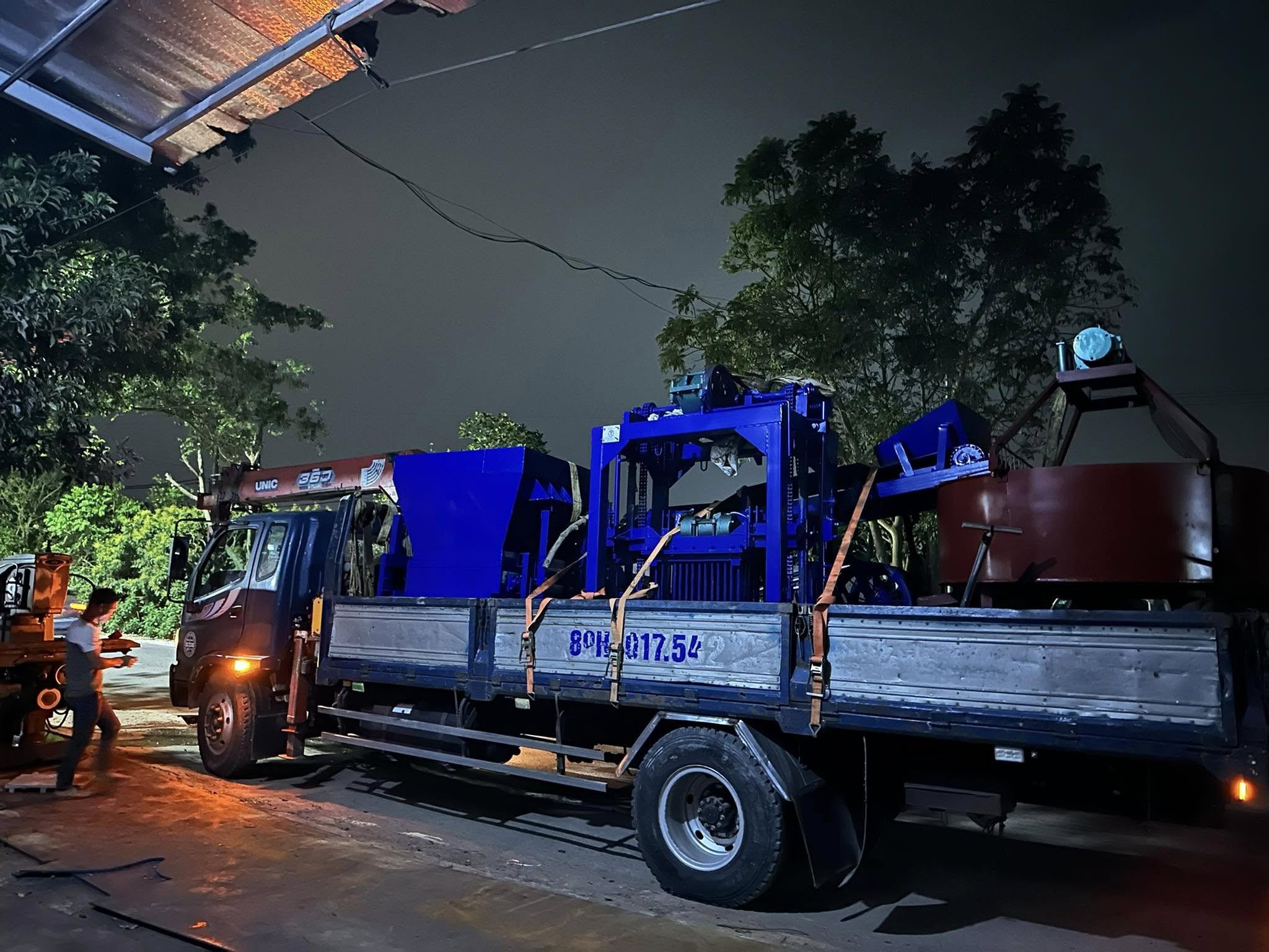 Máy ép gạch không nung Thái Bình
