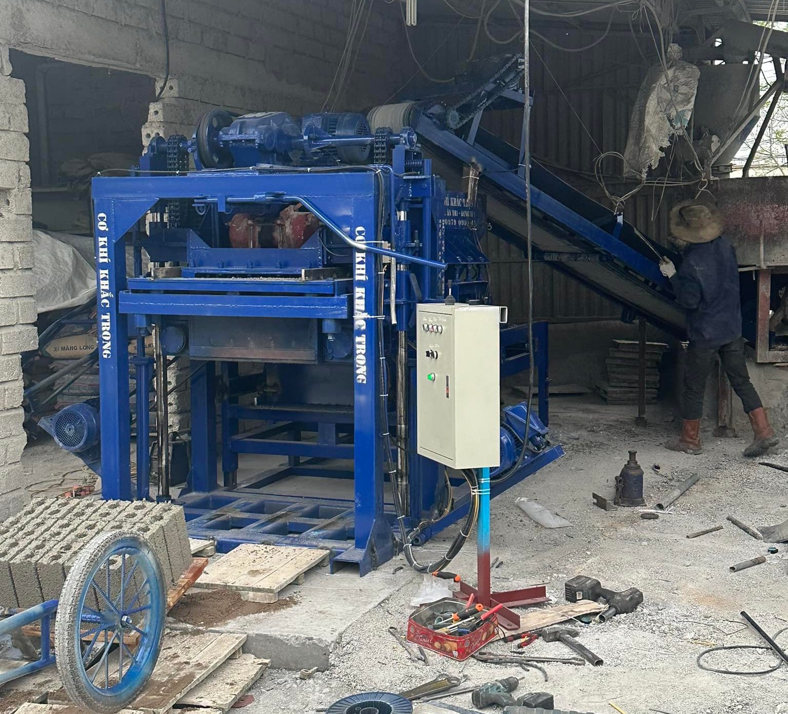 Máy ép gạch không nung Thái Bình